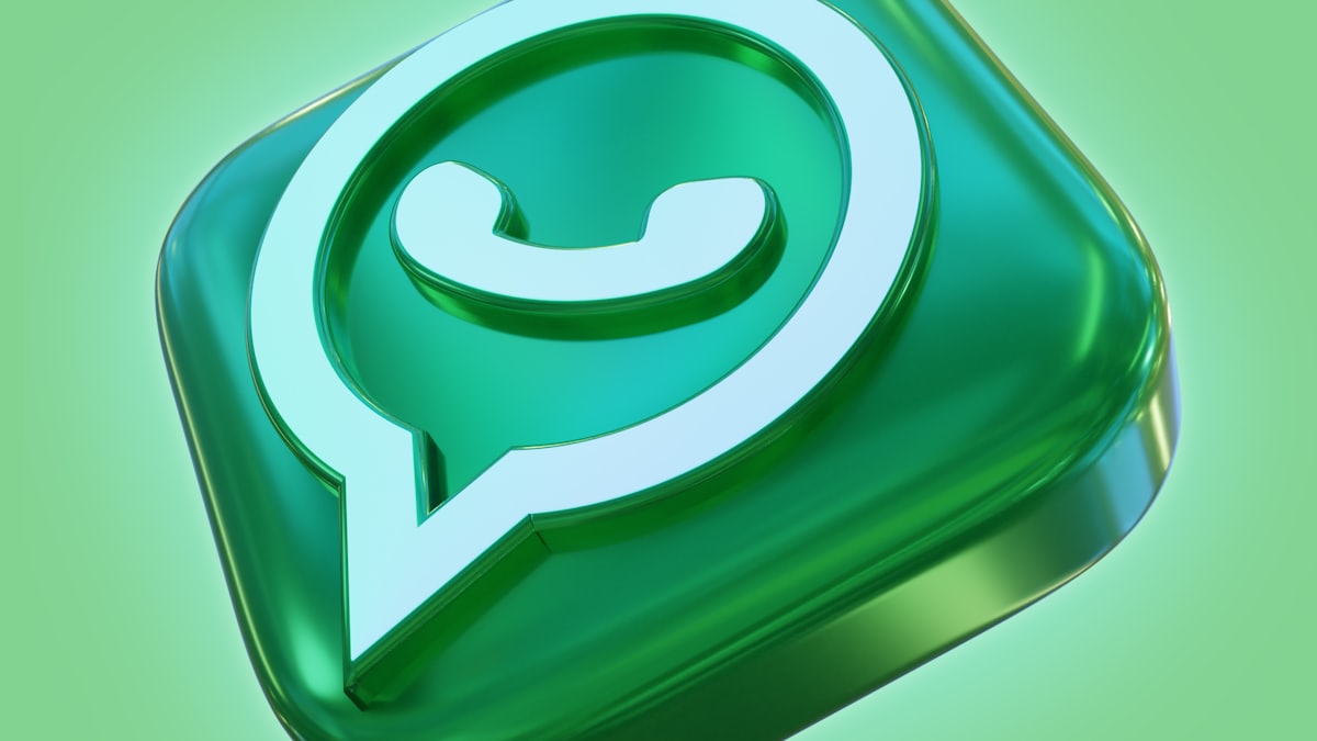 Customer reading a restaurant message on WhatsApp